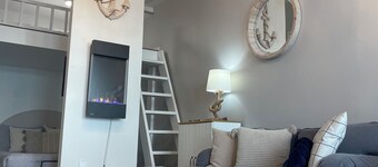 FRIDAY HARBOUR WATERFRONT CHIC GETAWAY