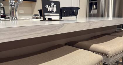 The Camden Retreat Sleeps 10 Fast WiFi 80 Inch TVs