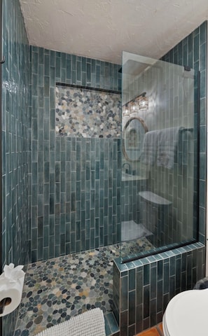Dusche, Handtücher, Seife, Toilettenpapier