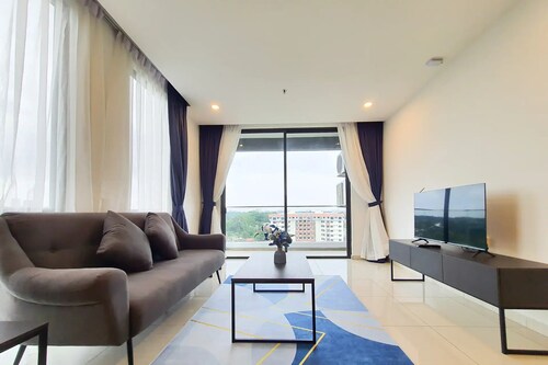 The Straits Suites & Residences