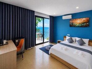 Suíte luxo, sacada, vista para o oceano | Cofres nos quartos, Wi-Fi de cortesia