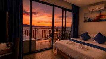 Deluxe Suite, Balcony, Ocean View | In-room safe, free WiFi