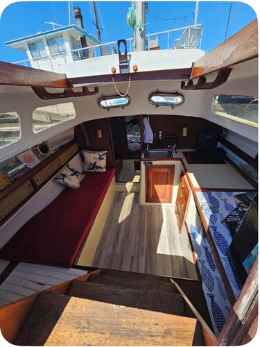 Quaint 1-bedroom house boat in beautiful Sausalito waters