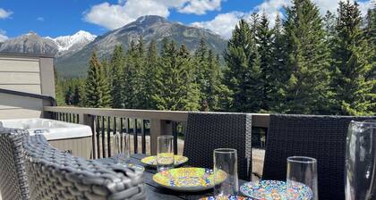 Creekside Villa | Luxury Townhouse | Hot Tub