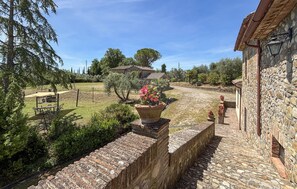 Property grounds - Pet friendly home in Allerona (Allerona)