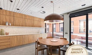 Dining - Brunswick 2BR 2Bath w Free Parking + Park Views (Brunswick)