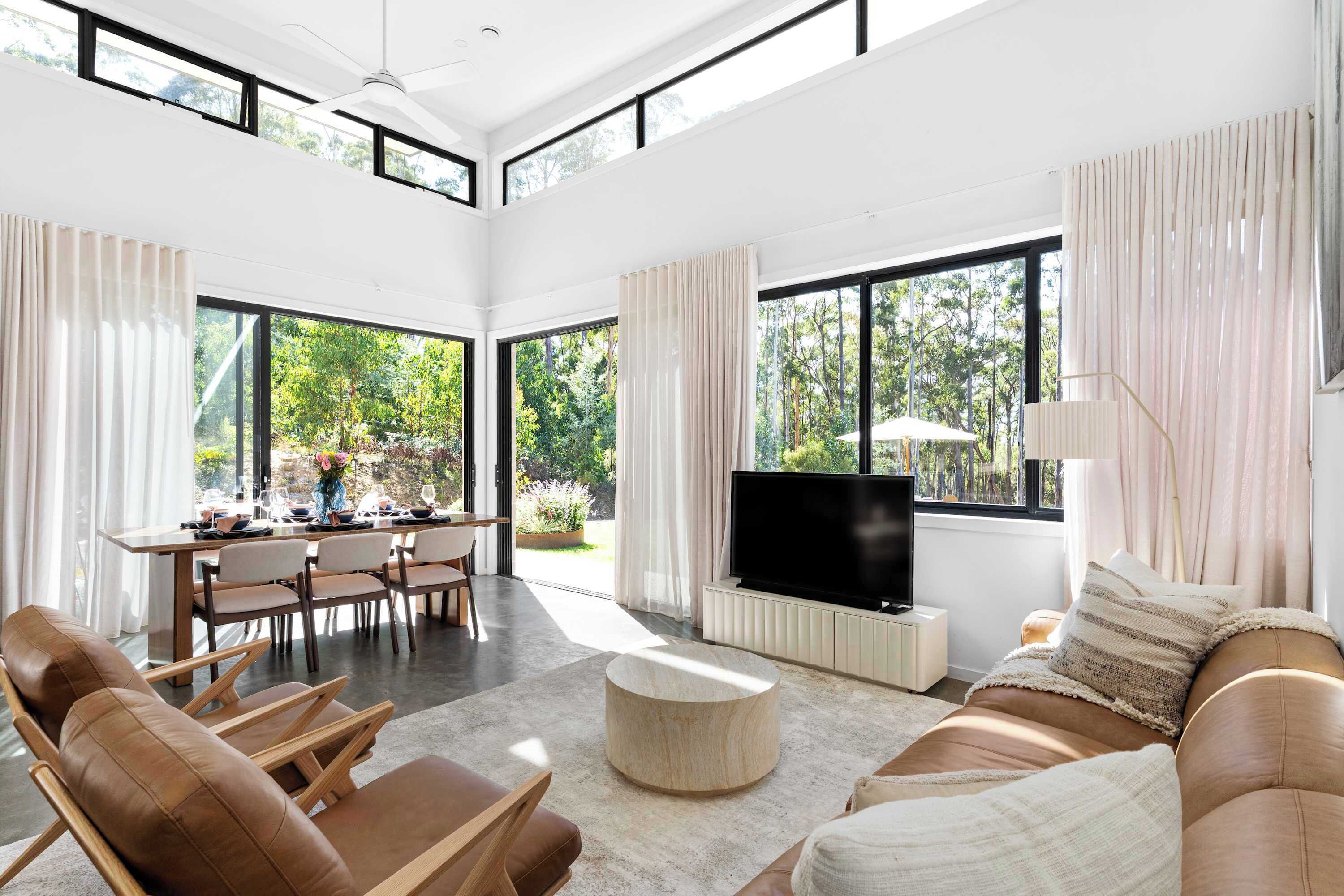 TV, fireplace, offices