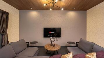 Basic Apartment | Living area