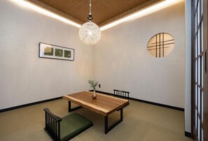 Basic Apartment | Dining - JAPAVISTA Leggero (BAIKA, KONOHANA-WARD, OSAKA-CITY)