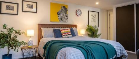 2 bedrooms, iron/ironing board, WiFi, bed sheets