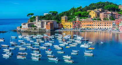 Villa Relais Le Torri in Verici in Pool and View, Casarza Ligure, Italy