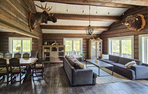 Beautiful home in Hovden i Setesdal with sauna