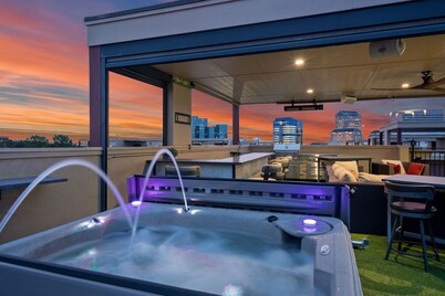 Sky house in LasColinas near Dallas Stadium in Arlington