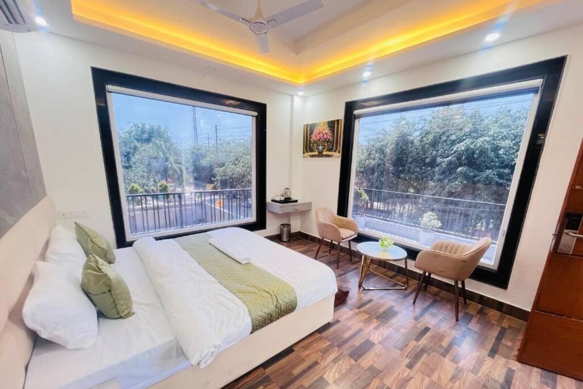 Deluxe Double Room | Free WiFi