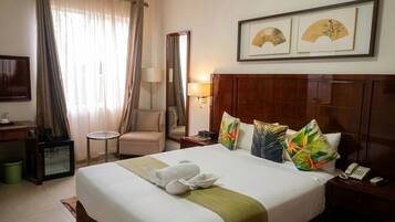 In-room safe, soundproofing, iron/ironing board, free WiFi