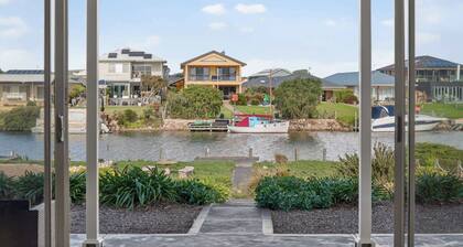 Britannia Bliss - Waterfront Escape on Hindmarsh Island