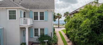 The Bayside Loft on Ocean Drive Sleeps 4