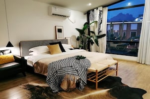 Habitación doble superior, vistas al parque | Escritorio, espacio para trabajar con un portátil, cortinas opacas