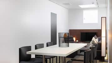 Comfort Apartment | Dining