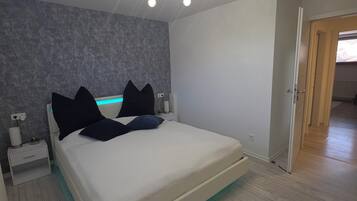 1 quarto, Wi-Fi de cortesia, roupa de cama