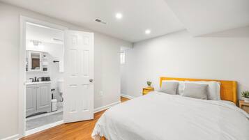 6 bedrooms, iron/ironing board, WiFi (free), bed sheets