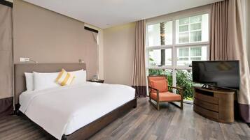 In-room safe, desk, iron/ironing board, free WiFi