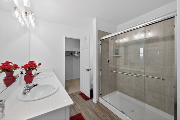 Bathroom - Modern 4BR Retreat Near Fort Worth, Sleeps 5 (Crowley)