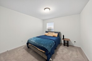 Room - Modern 4BR Retreat Near Fort Worth, Sleeps 5 (Crowley)