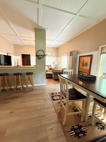 Cozy  2-bedroom house in beautiful Sundance Wyoming perfect for relaxing stays
