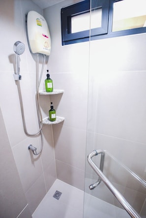 Shower, hair dryer, slippers, towels - RESET at DMK (Don Mueang)