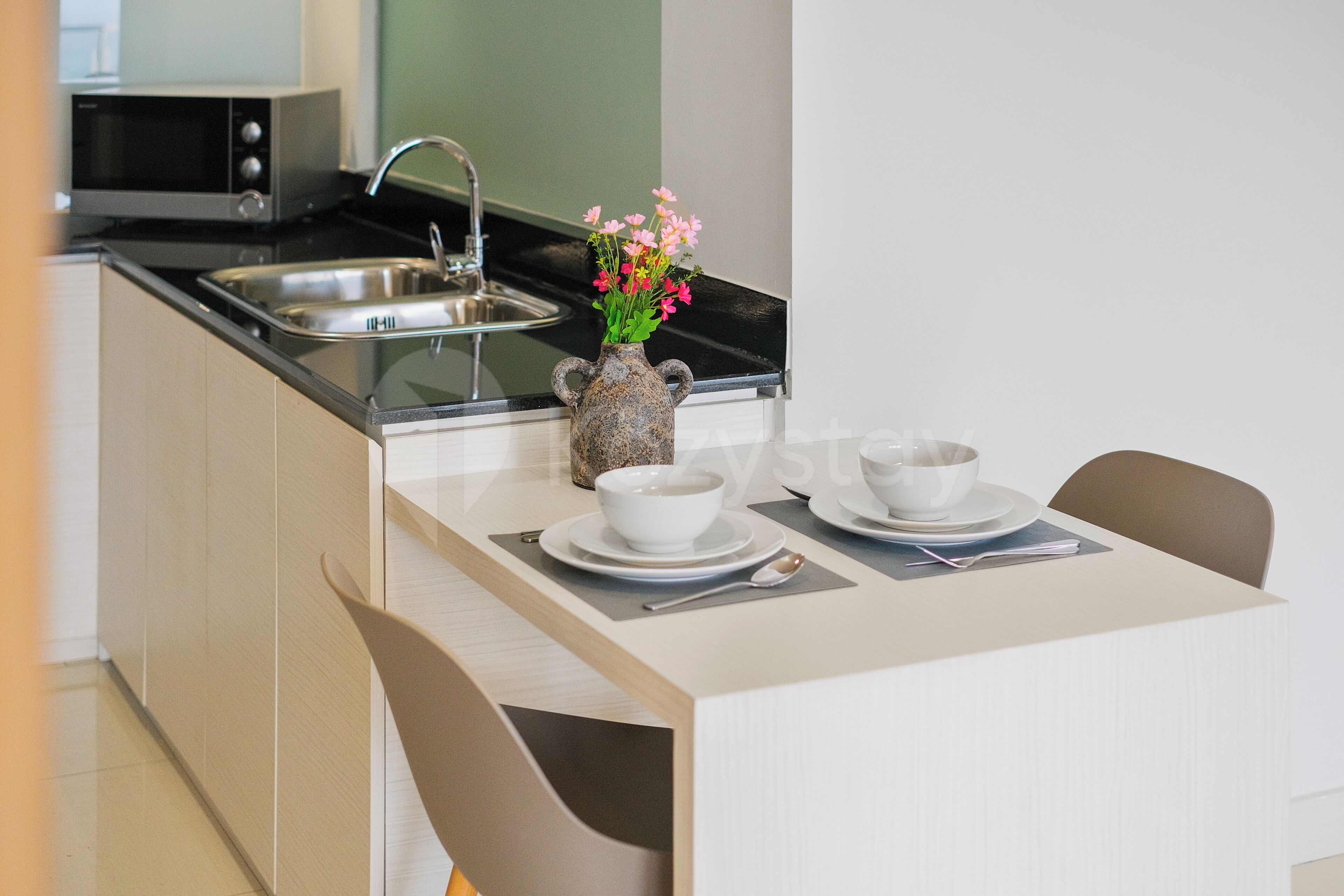 Apartment, 3 Bedrooms, City View | Dining room
