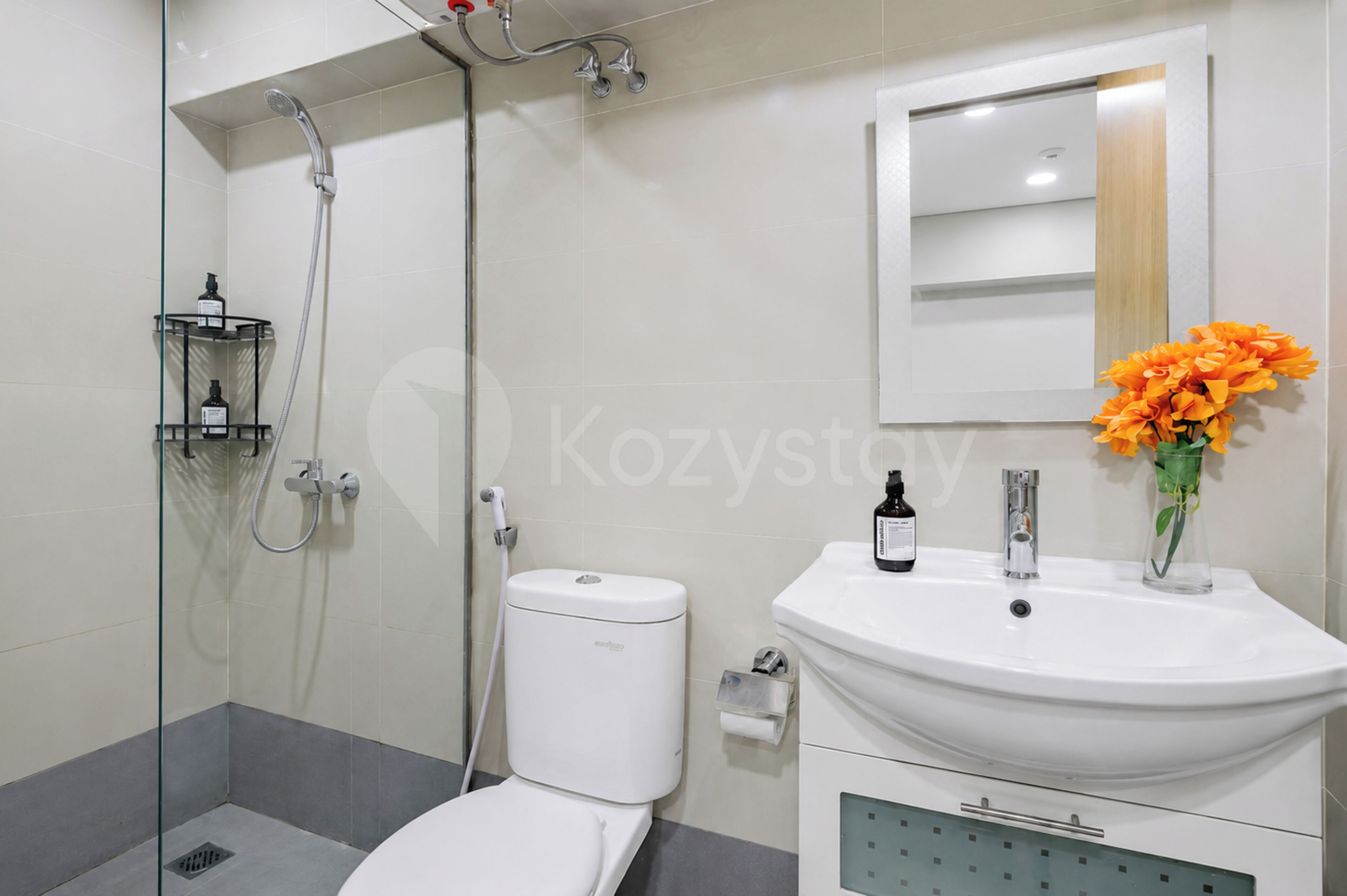 Apartment, 2 Bedrooms, City View | Bathroom | Shower, free toiletries, hair dryer, bidet