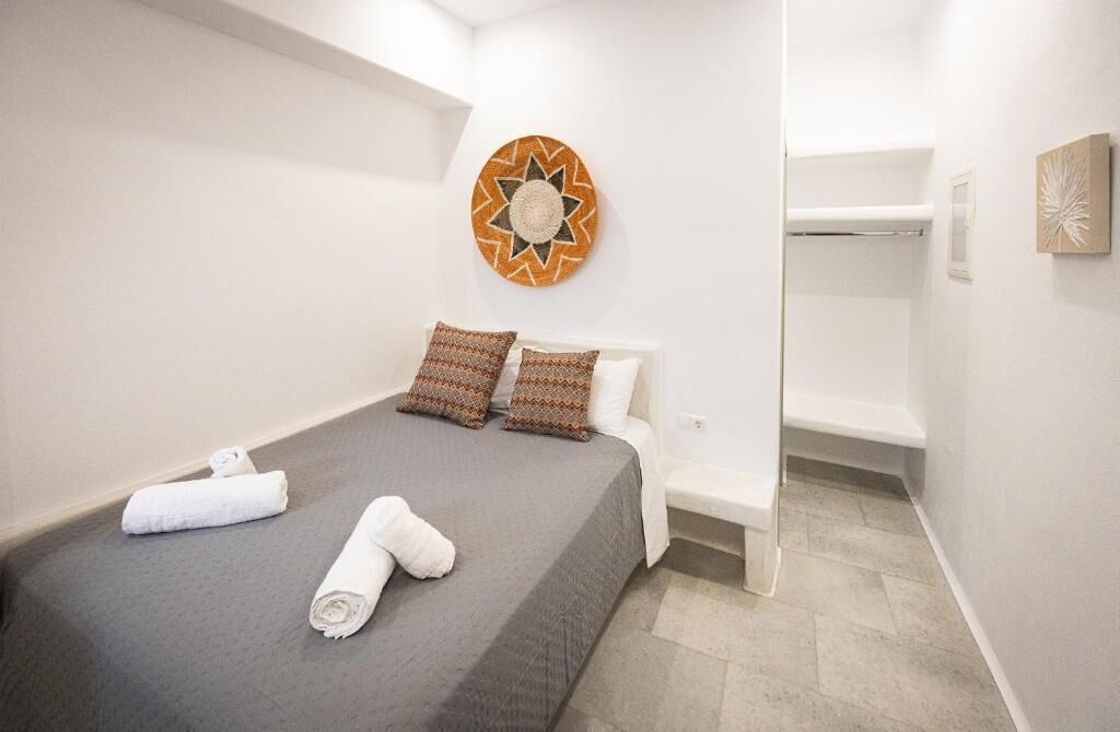 Standard Studio, Courtyard View | Iron/ironing board, free WiFi
