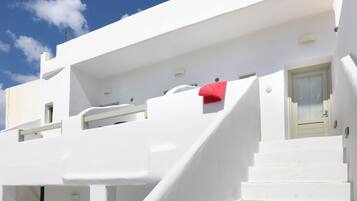 Superior-Apartment, Balkon, Blick auf den Innenhof | Aussenbereich