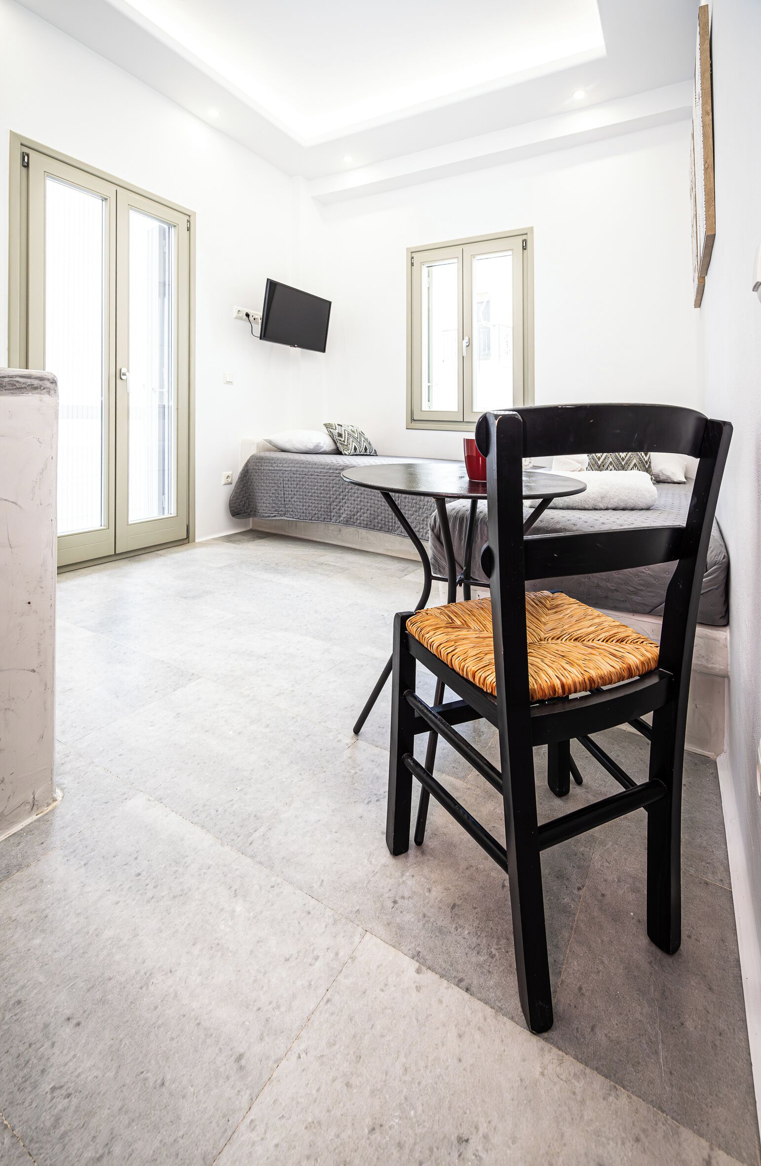 Superior-Apartment, Balkon, Blick auf den Innenhof | Speisen