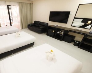 In-room safe, blackout curtains, soundproofing, free WiFi - Nongnooch Tradition Resort (Sattahip)