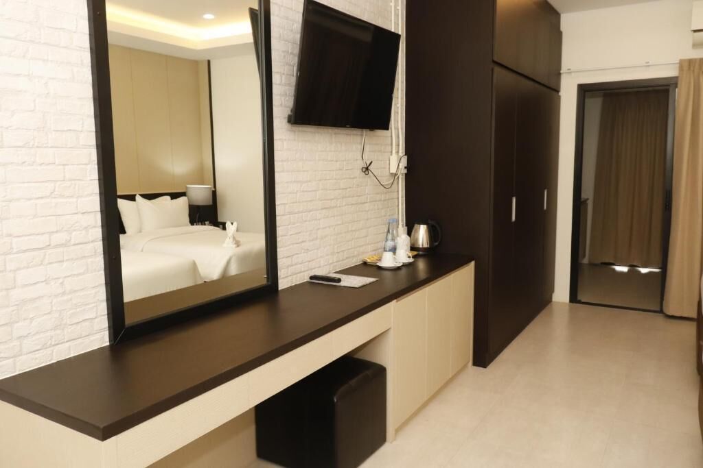 ตู้นิรภัยในห้องพัก, ผ้าม่านกันแสง, ห้องเก็บเสียง, Wi-Fi ฟรี
