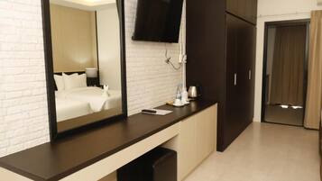 In-room safe, blackout drapes, soundproofing, free WiFi