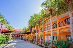 Exterior - Nongnooch Tradition Resort (Sattahip)