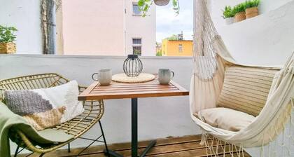 Serene 1-bedroom apartment with charming balcony in the heart of Giant Mountains