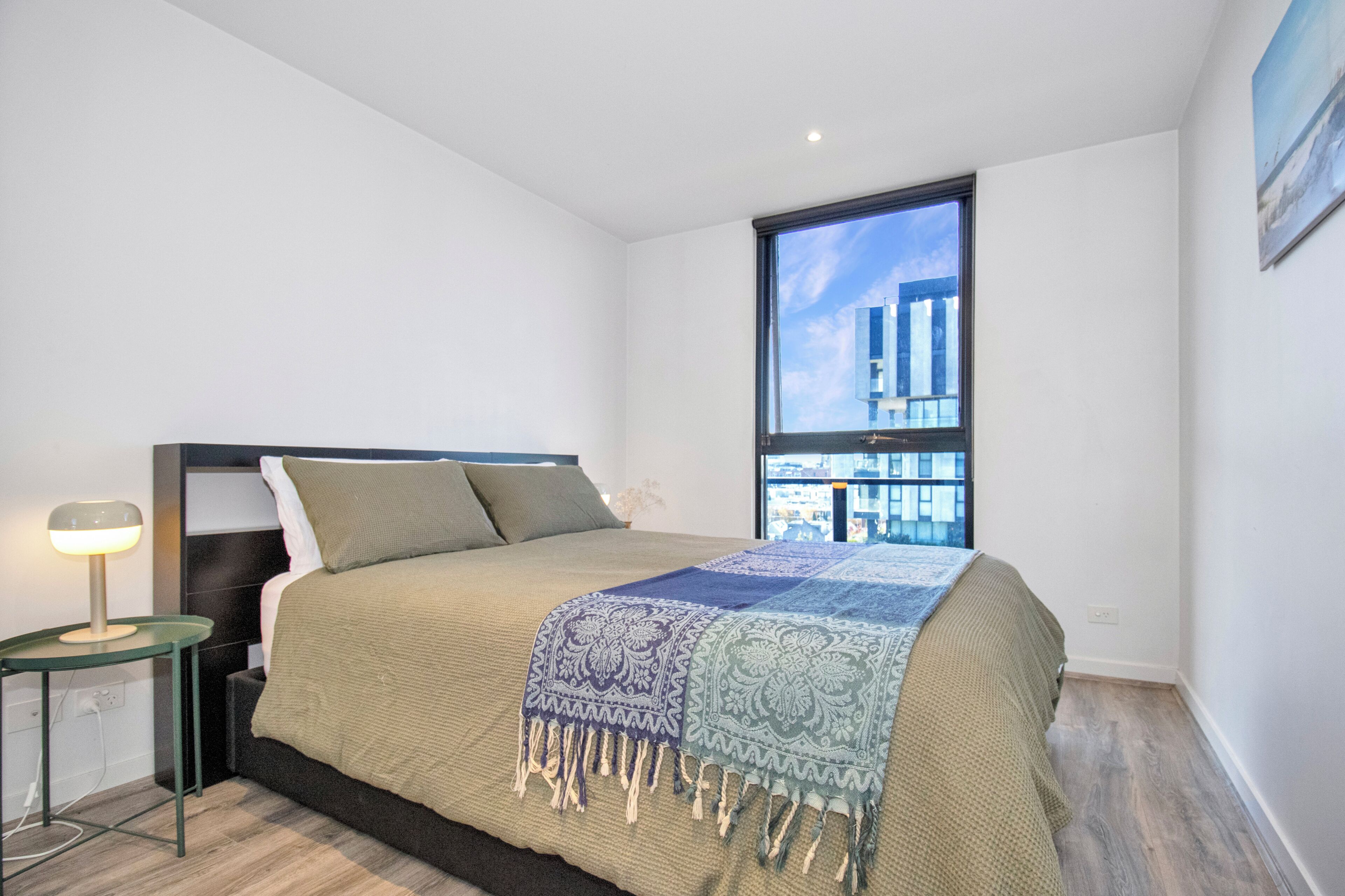 1 dormitorio, tabla de planchar con plancha, wifi y ropa de cama