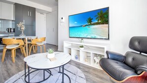 Living area - Top-Floor Apartment with Balcony - High Street (Prahran)