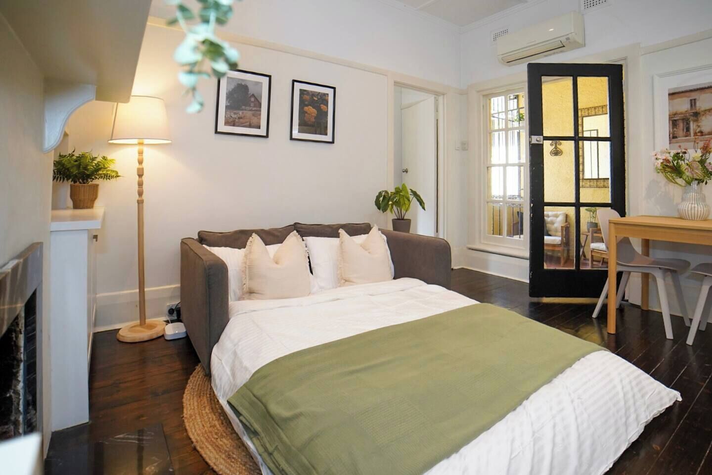2 habitaciones, escritorio, tabla de planchar con plancha y wifi 