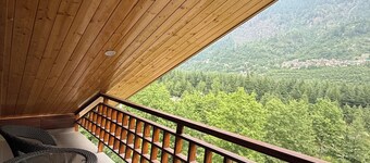 Old Manali Retreat