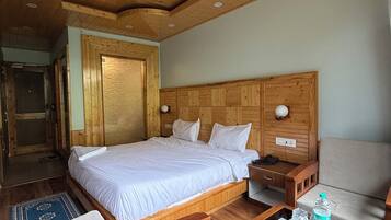 Deluxe Room, Balcony | Desk, free WiFi
