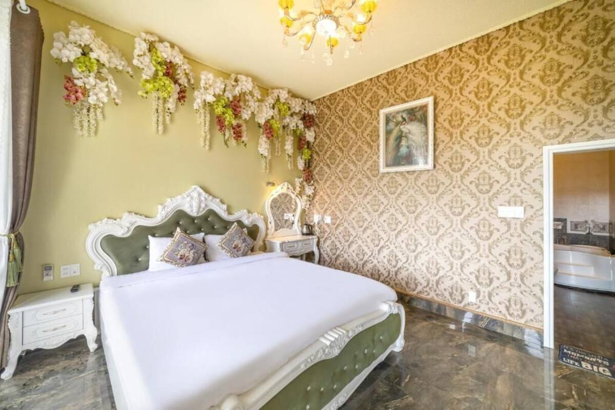 Deluxe Double Room, Balcony, Valley View | Soundproofing, iron/ironing board, free WiFi, wheelchair access