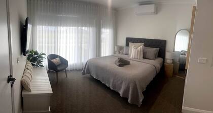 Conrick Guesthouse - Self contained within home