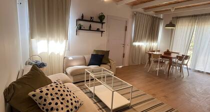 Large Guesthouse 80m in lovely Ramot