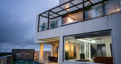 Evara Sky Jacuzzi Villa