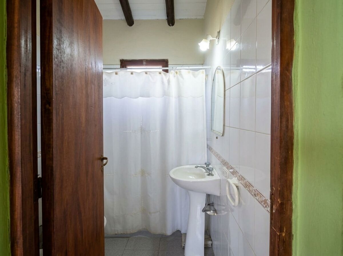 Ducha, bidet, toallas, jabón